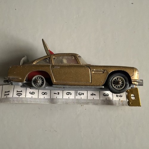 Aston martin db5 james - james, bond