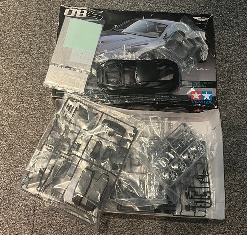 Tamiya aston martin dbs - 1:24,